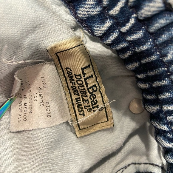 L.L. Bean Size 14 Double L Comfort Waist Medium Wash Cotton Denim Jeans - Picture 12 of 12